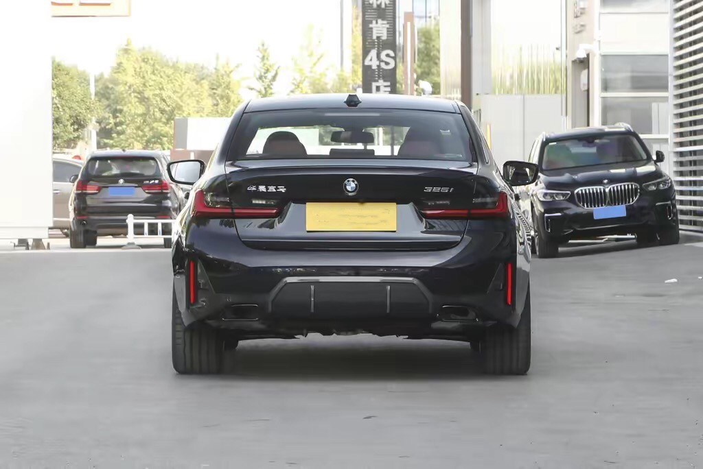 奔驰c级跟宝马3系和奥迪a4哪个好,奔驰c级2022款和宝马3系哪个好