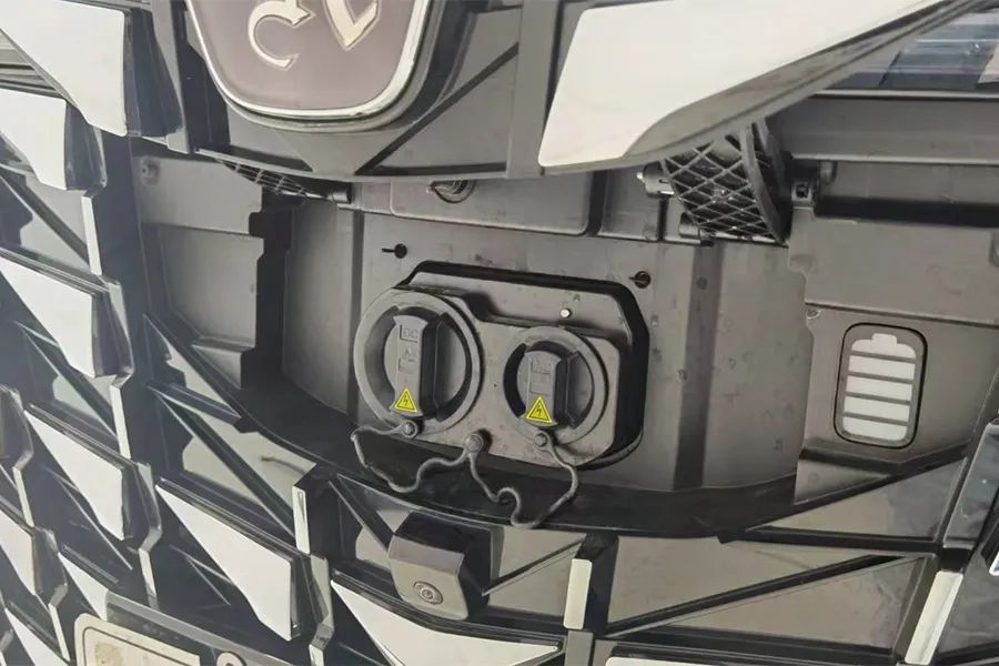 荣威mpvimax8测评,mpv搅局者荣威imax8静态解析