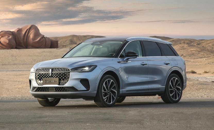 22款宝马x125尊享版与林肯冒险家,新款宝马x1和新款冒险家对比