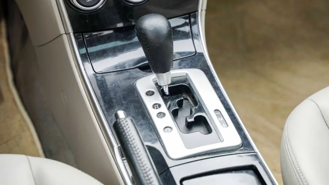 我花1万多，买了辆马自达6！