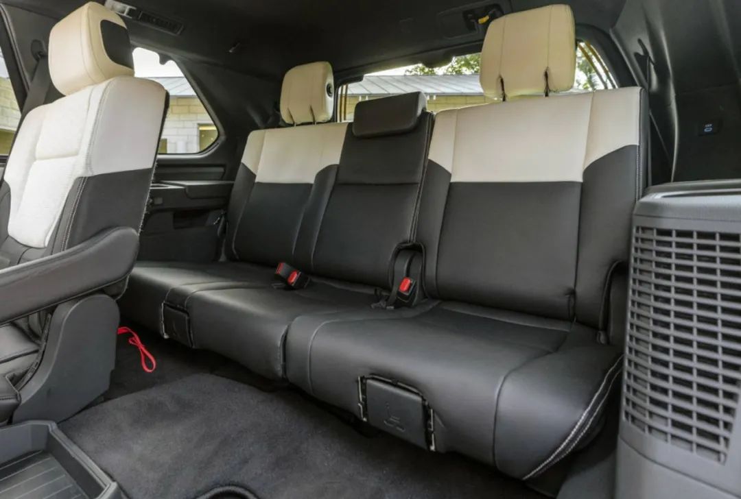 丰田红杉suv2022,丰田大型suv新红杉到港实拍图曝光