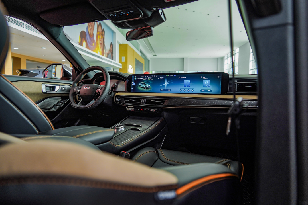 2024款福特探险者昆仑版6座落地价,福特探险者昆仑版2023款质量怎样