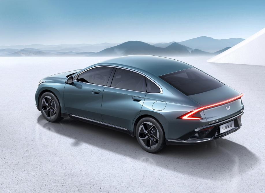 混动版轿车10万落地价,最新上市的混动车哪辆值得购买