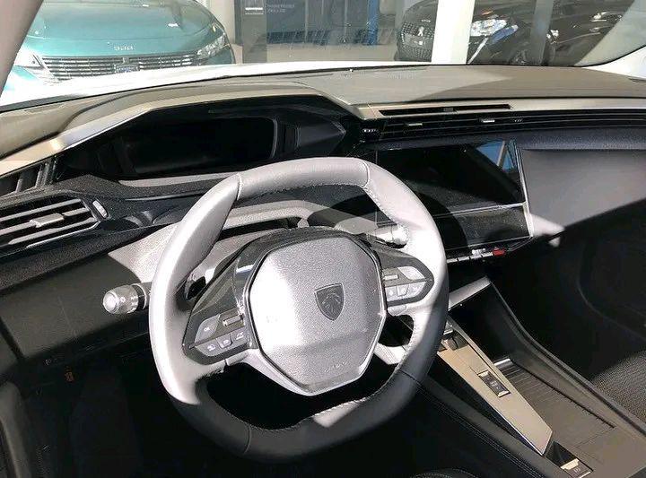 全新标致308实车曝出,全新一代标致308再次现身国内