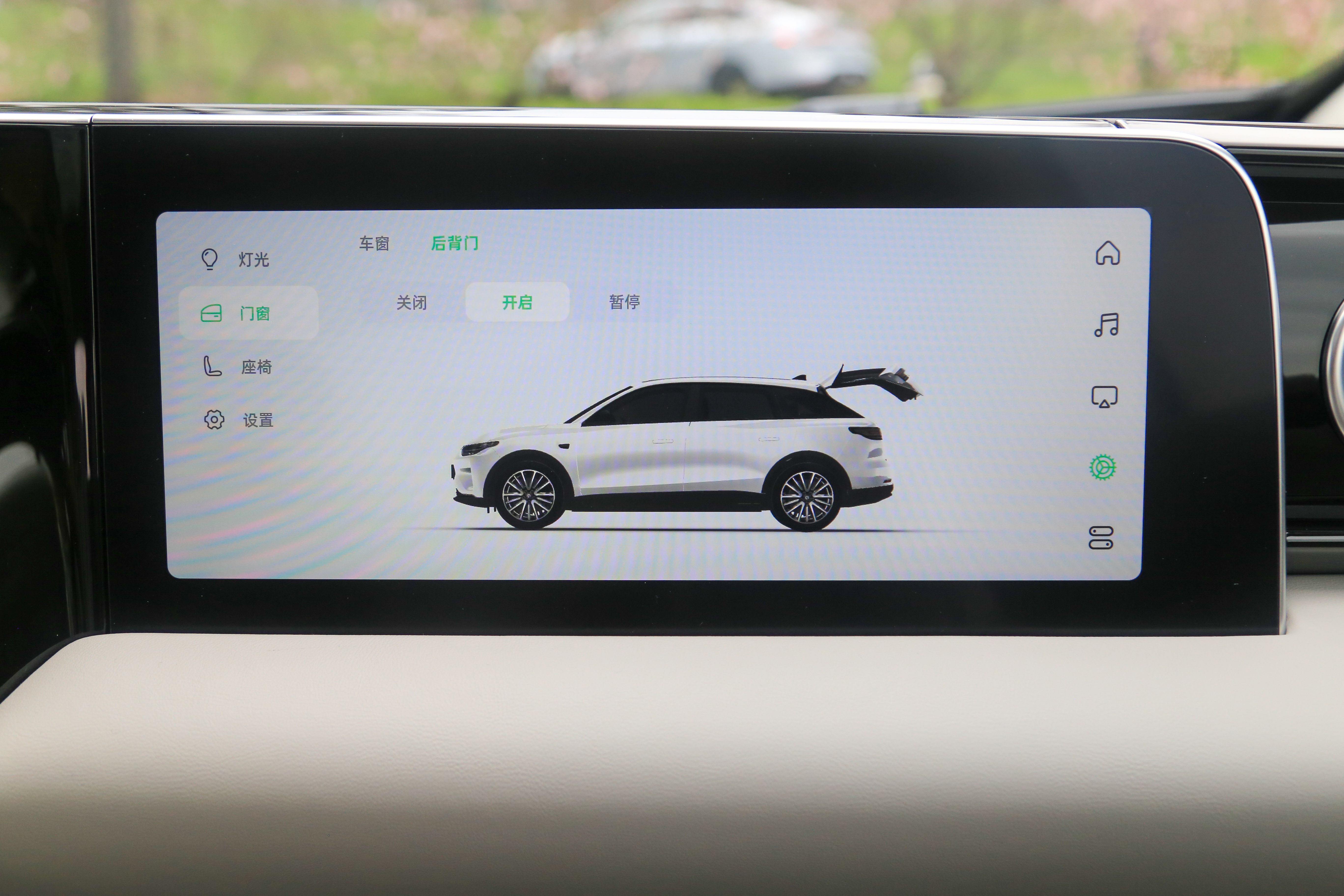 2023入门版c01和c11哪个值得买,零跑c01最新款试驾