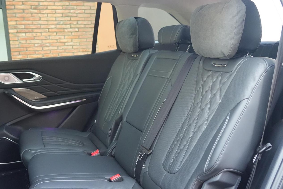 试驾红旗hs7大改款2022款,尺寸4米8以上的20万大型豪华suv