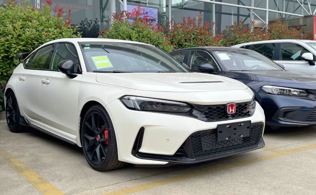 探店丨花50万买本田思域,真信仰还是割韭菜?