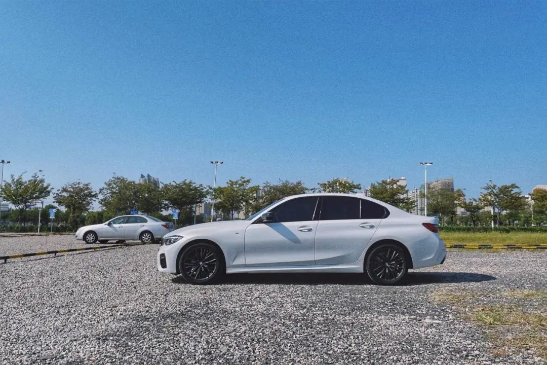 试驾宝马330,宝马e90330i试驾