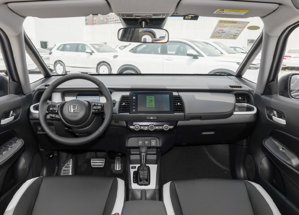 十万元预算如何解决城市代步难题？新款本田飞度对比大众POLO