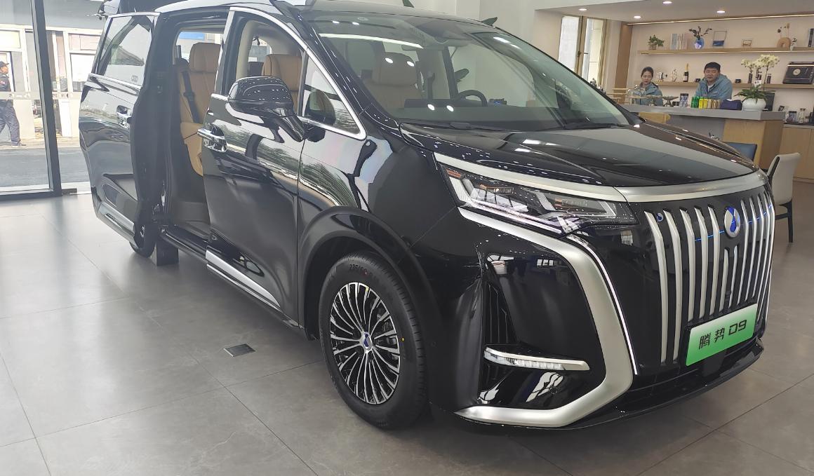 腾势d9ev商务车价格,24款腾势d9如何打开冰箱