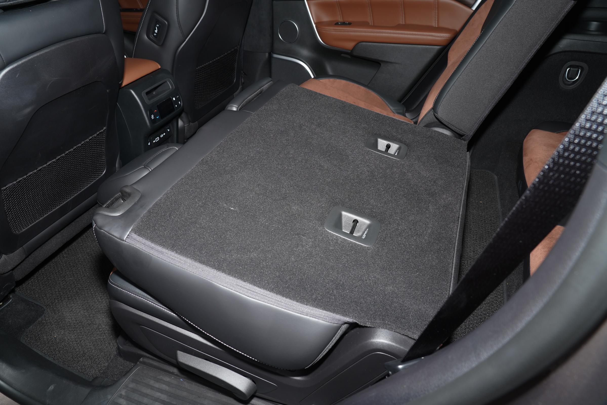 23.98万起售，车长4895mm，标配2.0T+9AT，带你看Jeep大指挥官