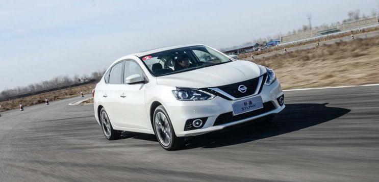 17年1.2t卡罗拉和轩逸哪个更值得买,新款轩逸经典pk丰田卡罗拉哪个好