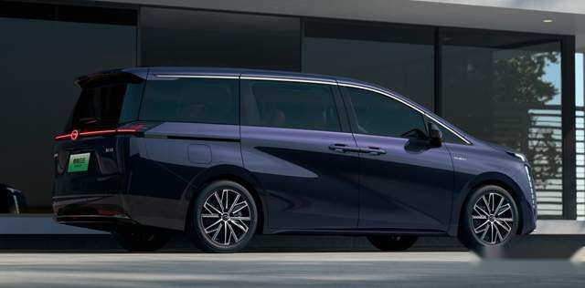 体面的商务电车,体面的汽车