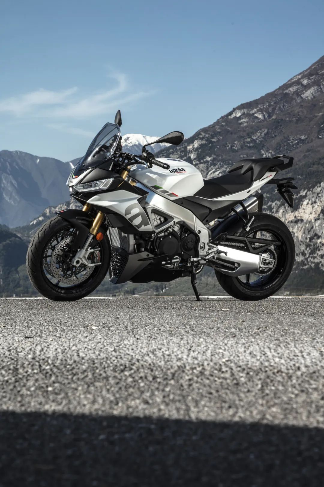 18.8万起,全新ApriliaTUONOV4街车国内正式发售