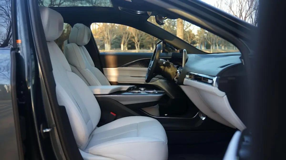 凯迪拉克锐歌2024款,凯迪拉克锐歌燃油版