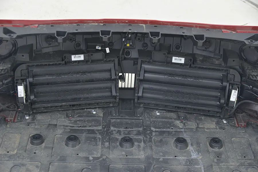 名爵Cyberster实车图片,名爵跑车cyberster价格20万真的吗