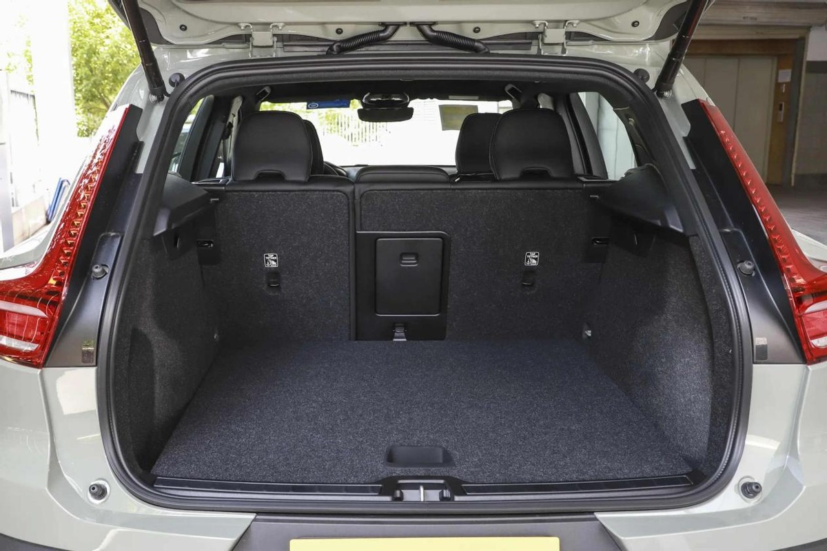 沃尔沃xc40和凯迪拉克xt4选哪个,沃尔沃xc40和凯迪拉克xt4怎么选