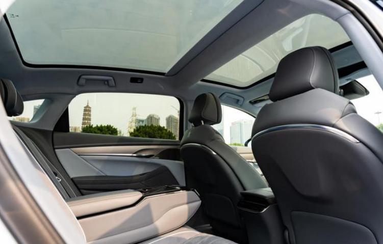 岚图汽车增程版pk比亚迪唐,岚图追光vs蔚来et7