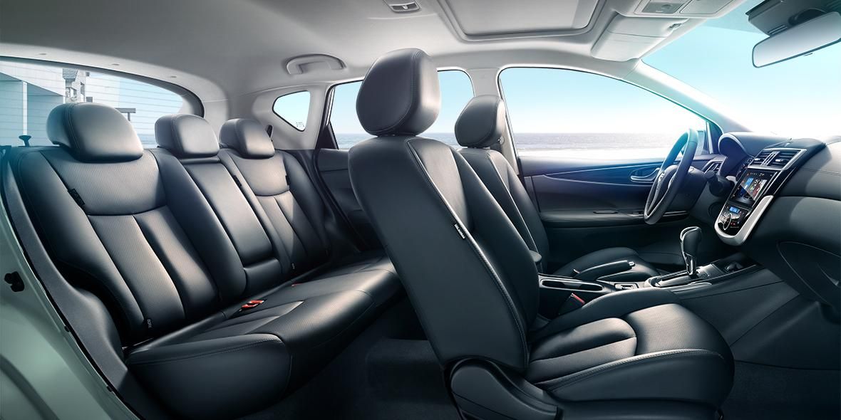 日产骐达两厢鼓风机,日产骐达两厢贴改色膜