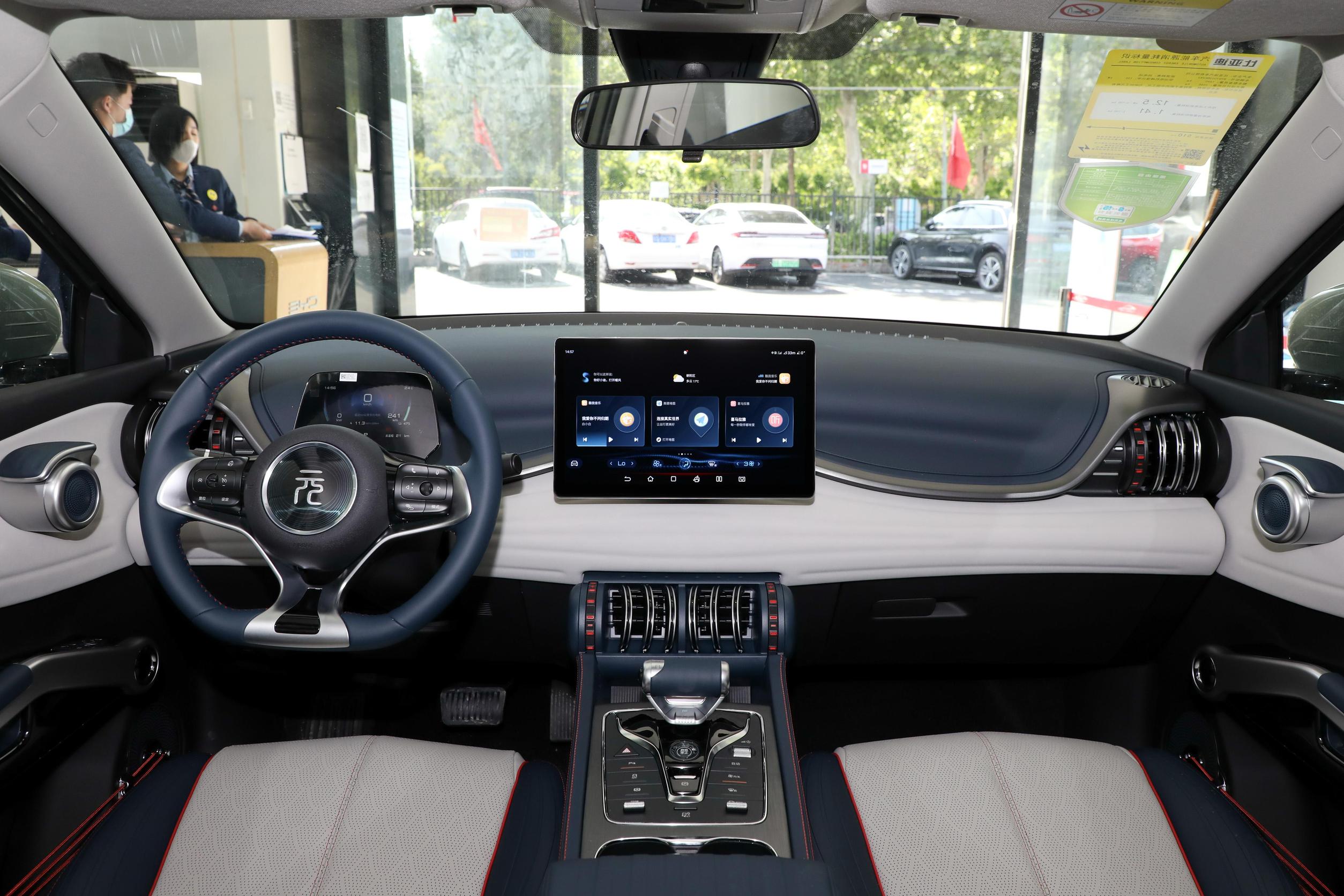 7.3秒破百204马力，好养省心，大空间代步车，带你看比亚迪元PLUS