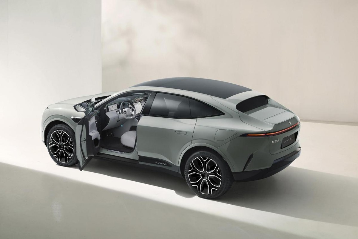 阿维塔11、哪吒S、极氪001，30万左右的电动车怎么选？