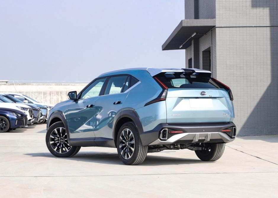 影酷1.5t和混动选什么,影酷混动四驱版