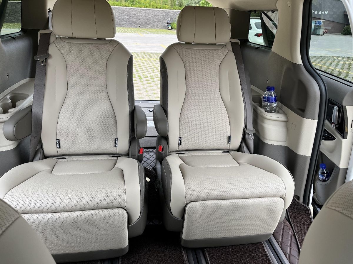 起亚嘉华空间实用性,韩系车的翻身之作全新起亚嘉华