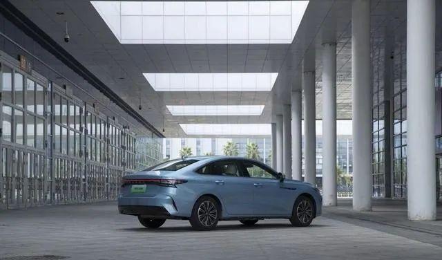 奇瑞风云a8两厢版,奇瑞风云a8远航版混动原理