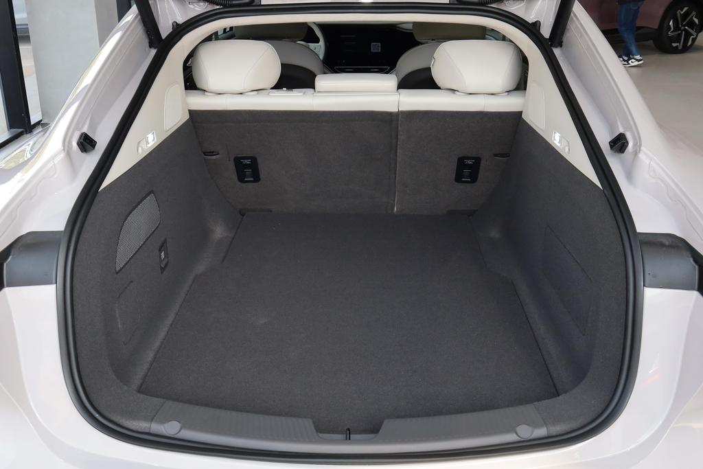 纯电车飞凡f7值不值得买,飞凡f7自动驾驶对比零跑c11