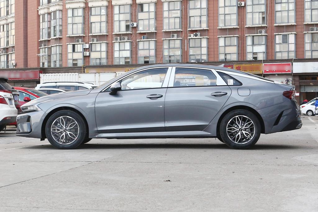 15万起亚k5能落地吗,起亚k52014款2.0latluxury