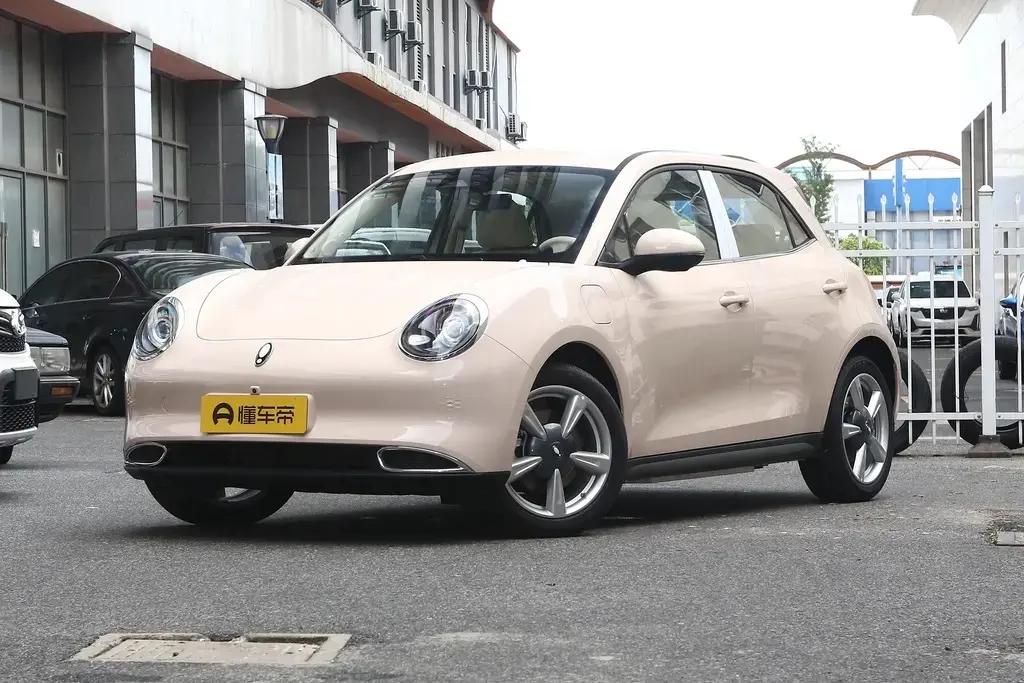 欧拉好猫2021款500km长续航阿波罗版,欧拉好猫2023款401km尊贵版和豪华版