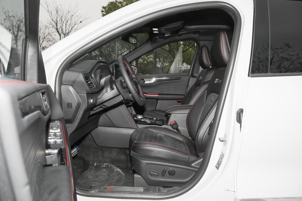 锐际两驱耀享版全国最低折扣,佛山锐际可试乘购车优惠1元