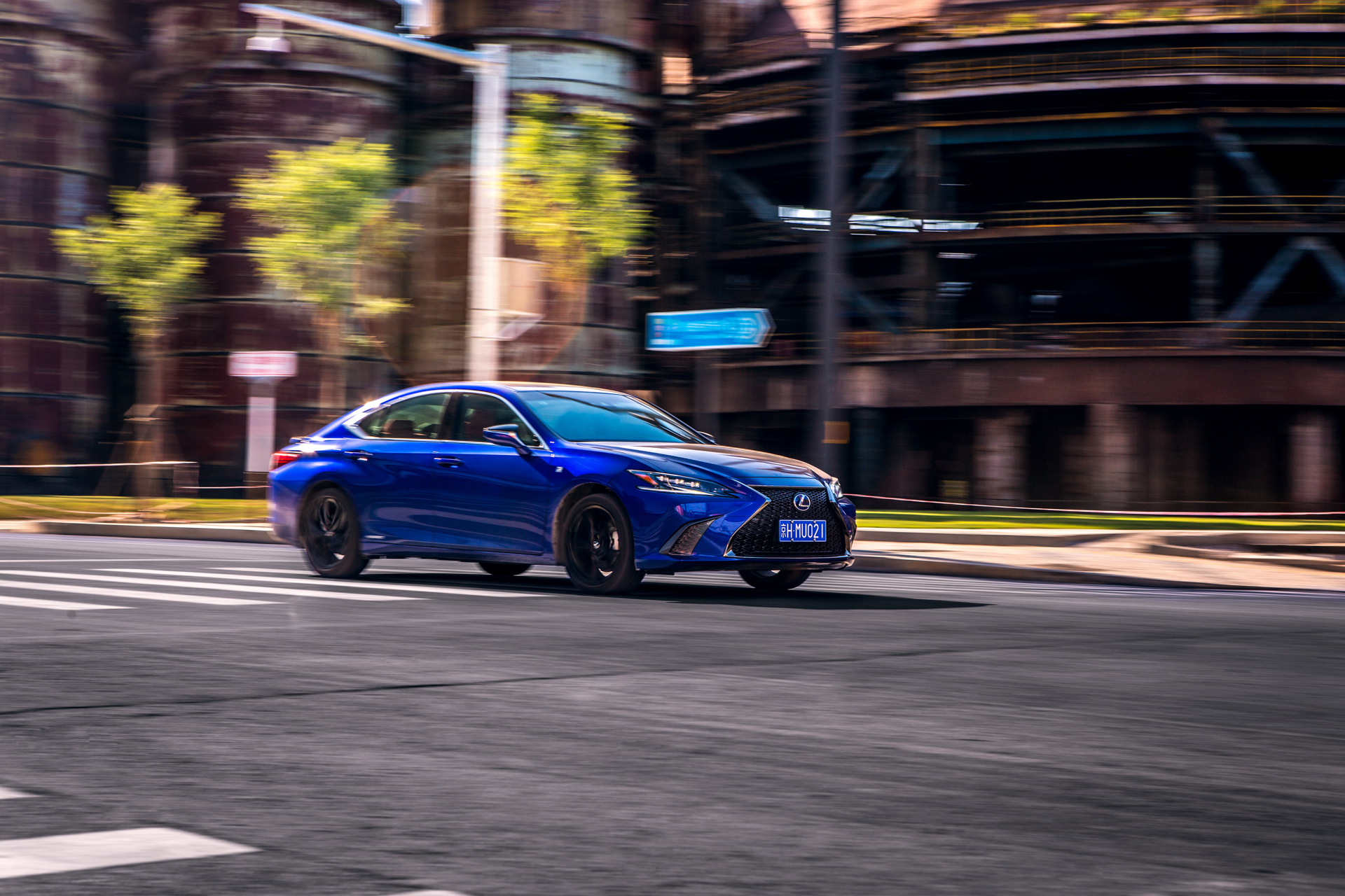 雷克萨斯混动es300h怎么开,雷克萨斯混动es300好不好