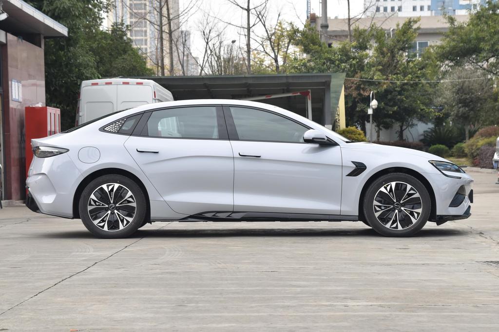 比亚迪海豹dmi冠军版,比亚迪海豹ev冠军版