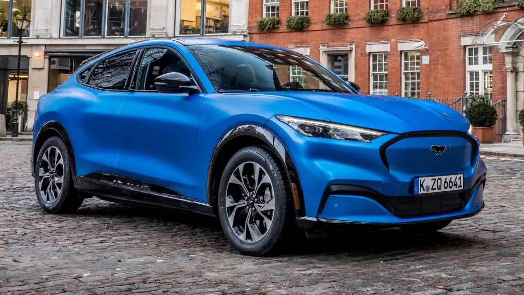 百车全说丨福特要击败特斯拉？宝马X5预售Z4停产？粉丝买车被怼