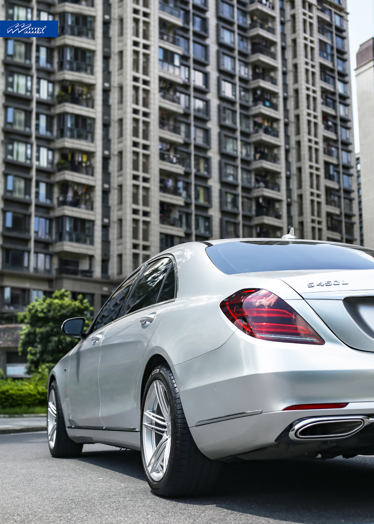 MMX轮毂的运动豪华感与奔驰S450的优雅豪华感,你更喜欢哪个?