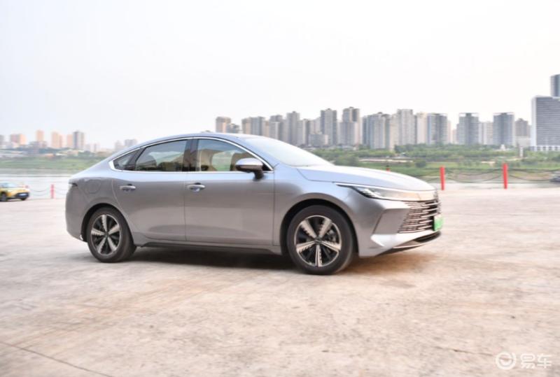 驱逐舰05冠军版55km豪华高速测试,驱逐舰05亏电状态下提速快吗