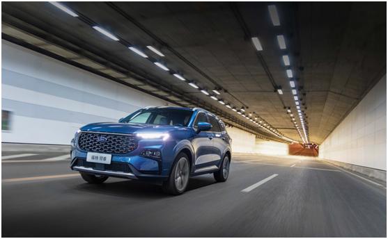 福特领睿走冰雪路,23款福特领睿自驾