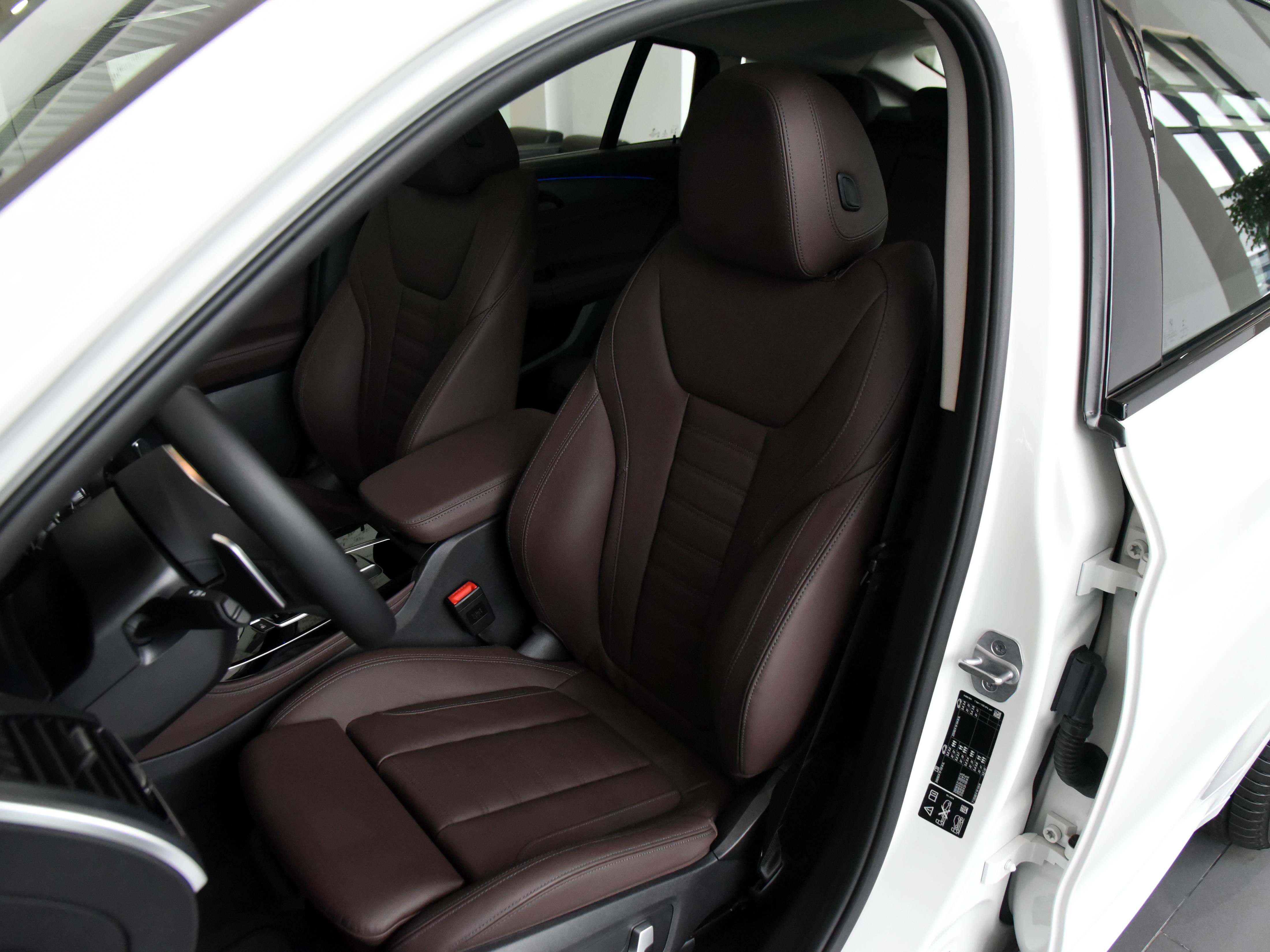 2.0t+8at都有什么7座车,宝马x4是8at采埃孚变速箱吗