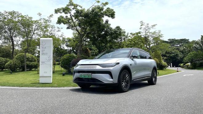 零跑c11增程版对比宋plusdmi哪个好,零跑c11增程版300续航对比深蓝s7200