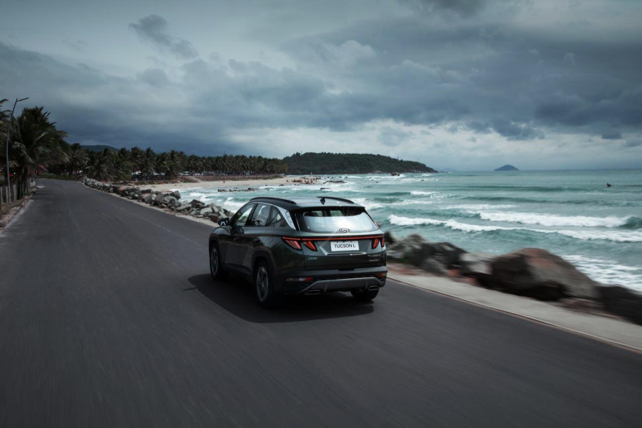 现代第五代途胜8at版,北京现代途胜第五代suv落地多少钱