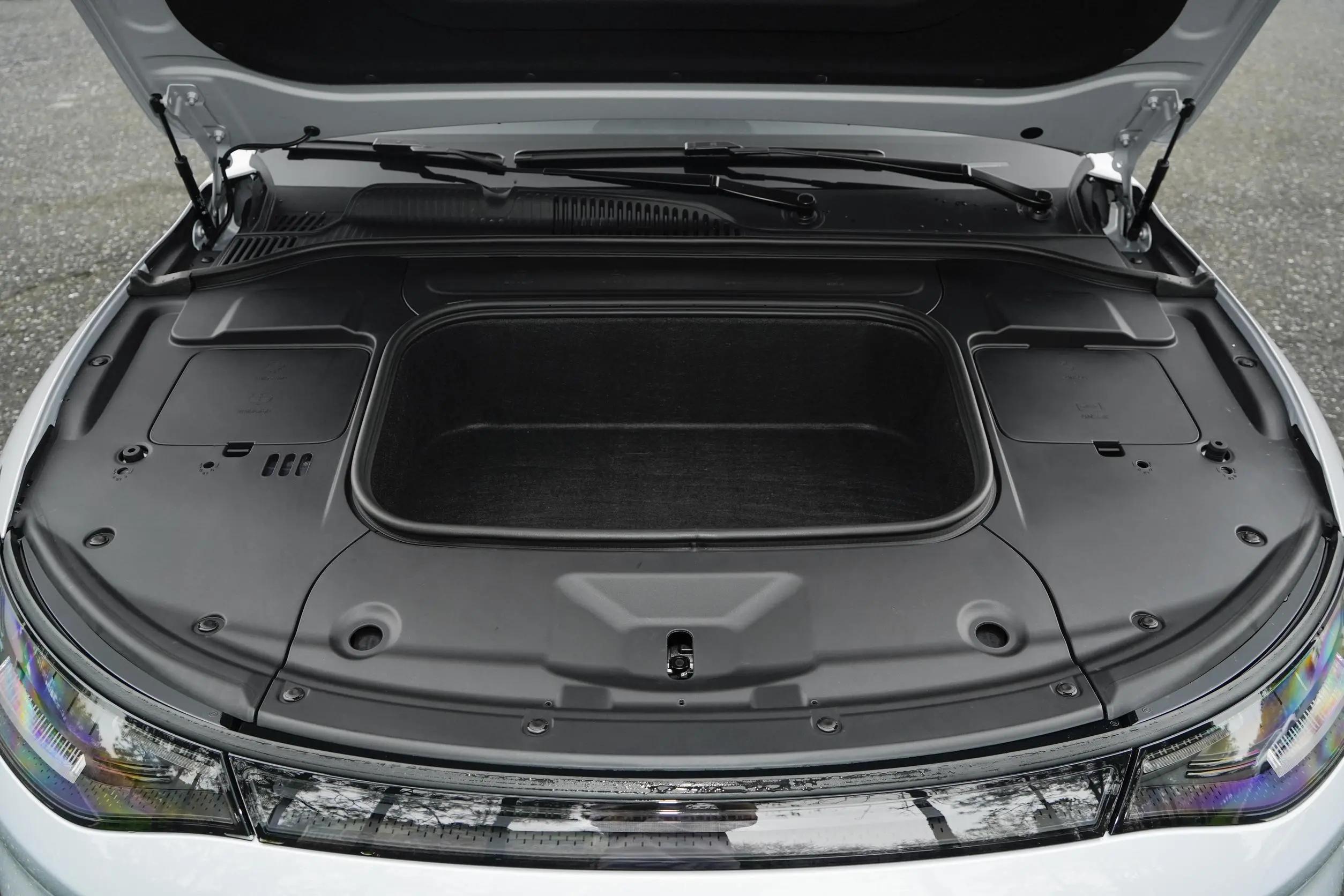 零跑c012023款525舒享版内饰白色,零跑c012023款525舒享版官方宣传片