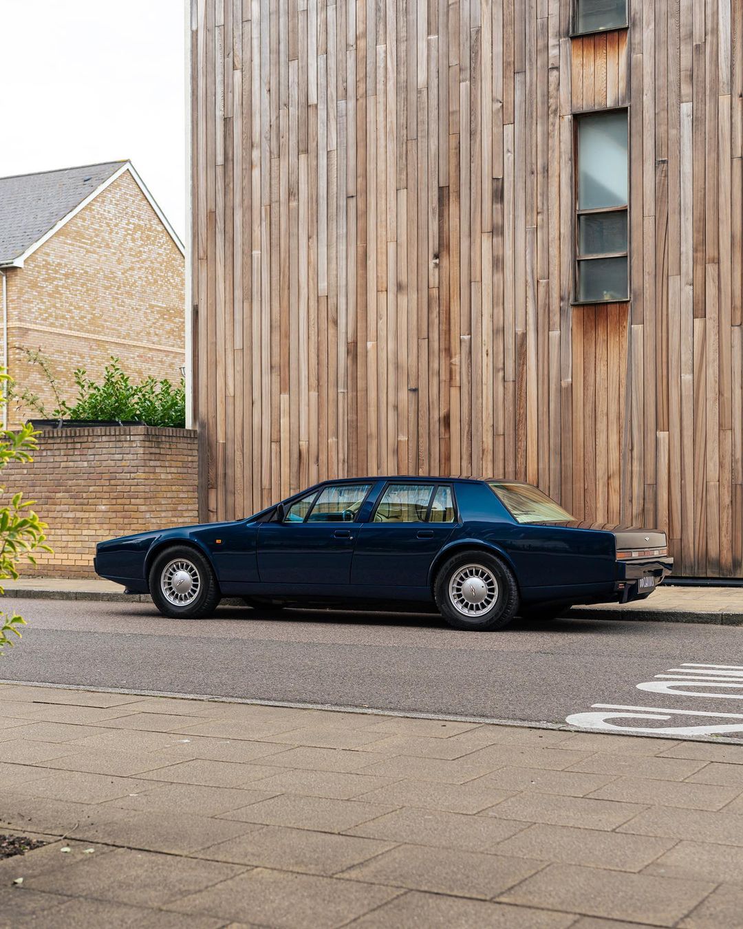 80年代阿斯顿·马丁·拉贡达价格,阿斯顿马丁老款拉贡达