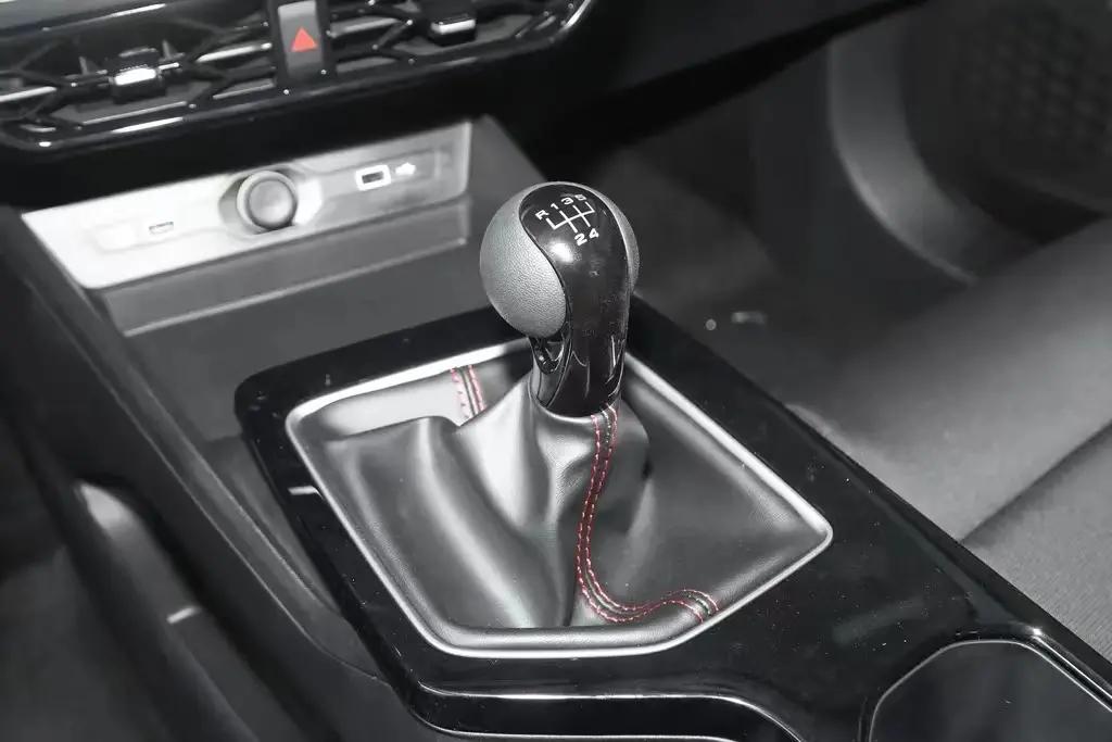 起售价6.78万却拥有18万车的配置,6.58万元起的1.5t掀背轿车