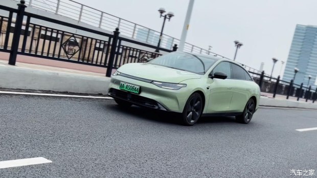 试驾零跑c01纯电最新落地价,新款零跑C01试驾