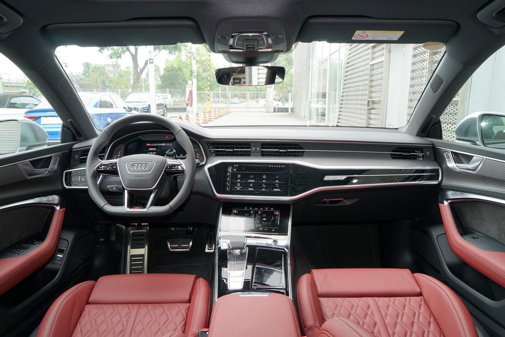 奥迪s7优惠1万元,奥迪s7现车到店