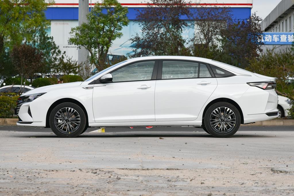 十万落地最热销十款车,十万左右买什么车最好