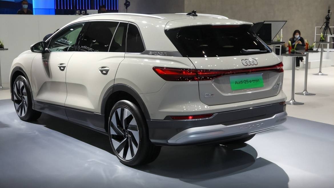 奥迪q4etron为什么比奥迪q5etron还贵,2023款上汽奥迪q5etron售价