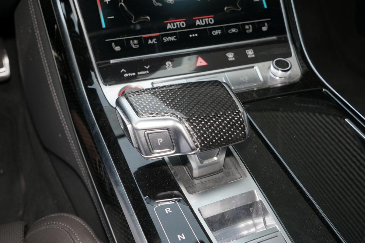 车长超5米配2.0t,车长五米配v6发动机