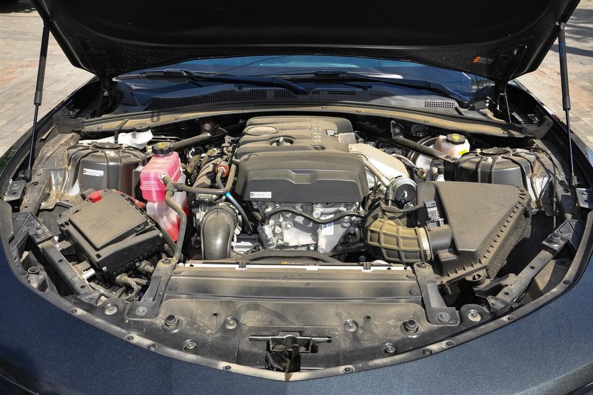 适合年轻人的性能跑车十万,适合年轻人的超级跑车